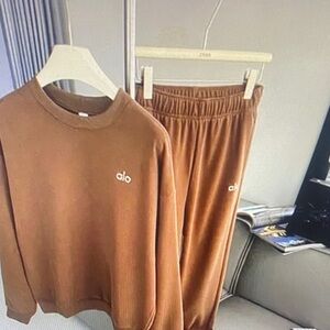 ALO Yoga Chocolate Lounge Set